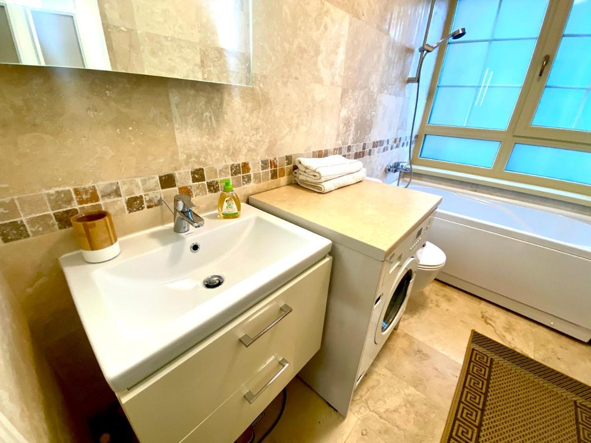 Apartament Sara Apartment Iasi Exterior photo